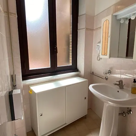 Hotel Casa Per Ferie Casa Cabrini