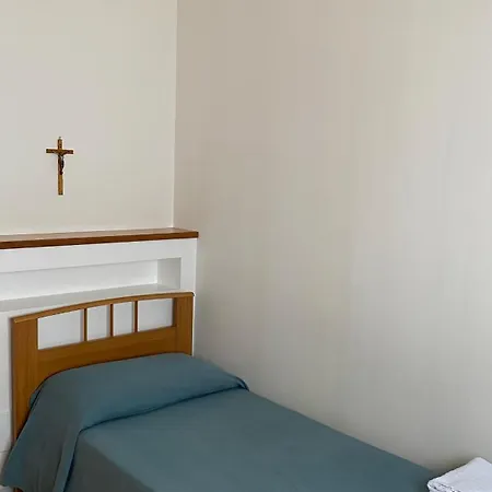Hotel Casa Per Ferie Casa Cabrini Rome