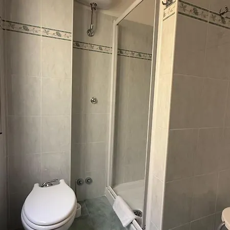 Casa Per Ferie Casa Cabrini Hotel *